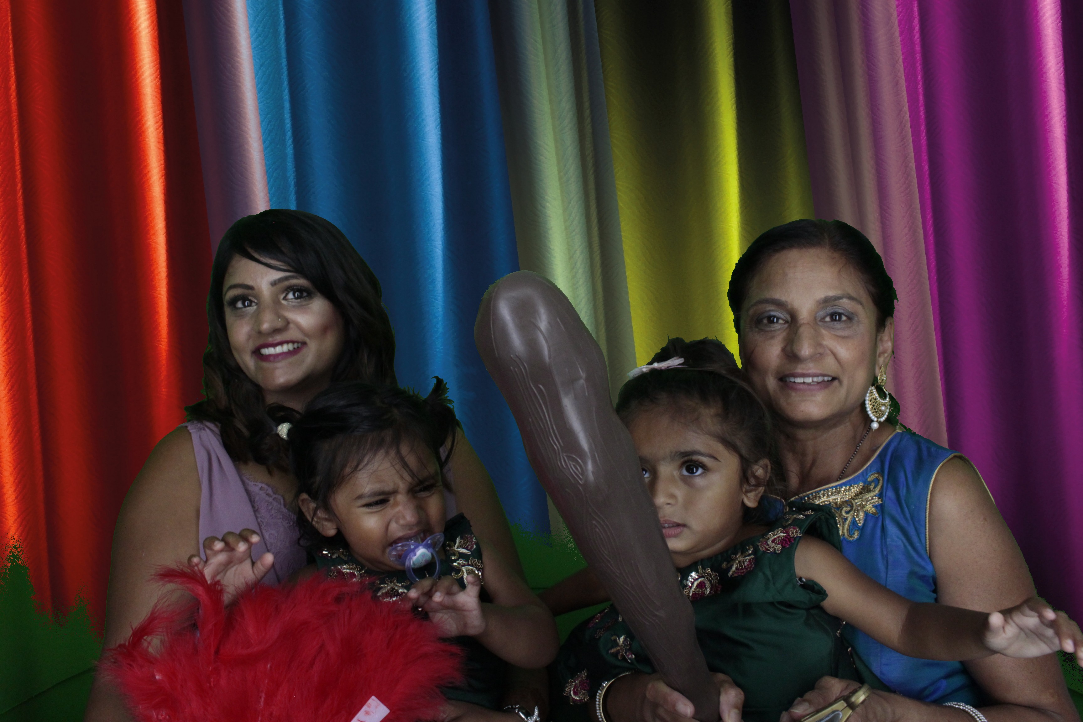 Bhavin & Yasmin’s Wedding | View more photos from the event at gallery.myphotoboothexperience.co.uk/u/MyPhotoBoothExperienceLtd/Bhavin-Yasmin’s-Wedding
